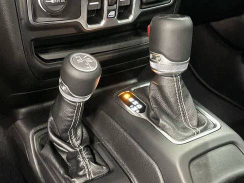 Used 2021 Jeep Wrangler Unlimited Sahara image 25