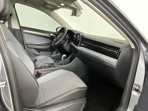 Used 2025 Volkswagen Jetta SE FWD image 19
