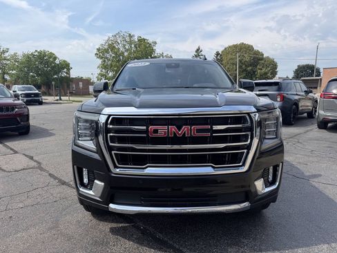 Used 2023 GMC Yukon XL SLT AWD/4WD image 4
