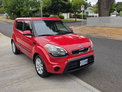 Used 2012 Kia Soul + FWD image 3