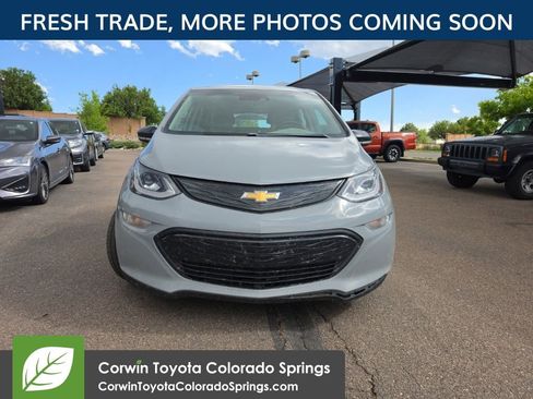 Used 2021 Chevrolet Bolt LT FWD image 2