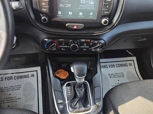 Used 2020 Kia Soul S FWD image 9