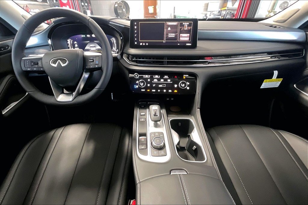 New 2027 INFINITI QX60 Luxe w/ Family Package FWD image 5