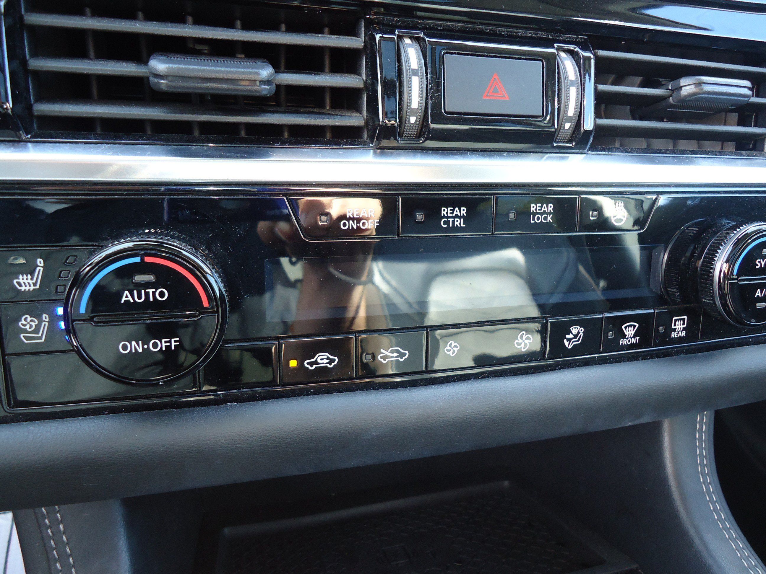 Used 2023 Nissan Pathfinder Platinum AWD/4WD image 21