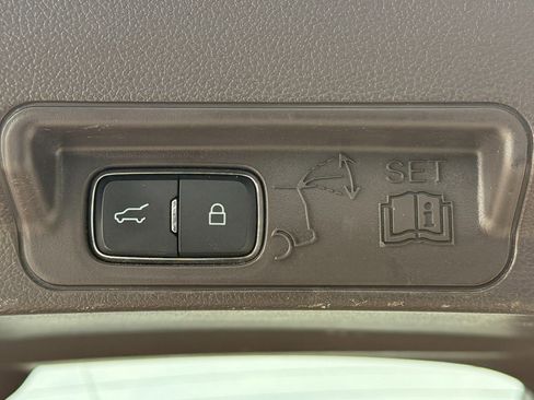 Used 2022 Ford Explorer Platinum w/ Equipment Group 601A image 19