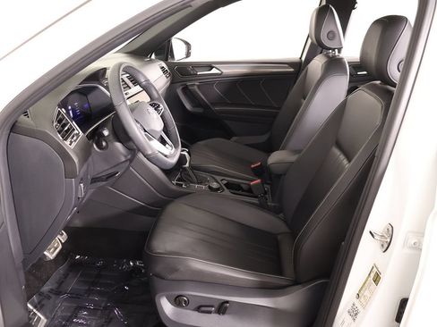 Used 2024 Volkswagen Tiguan SE R-Line AWD/4WD image 32
