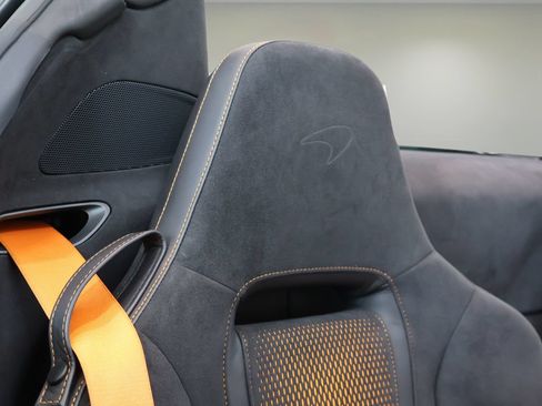 Used 2025 McLaren 750S Spider RWD image 19