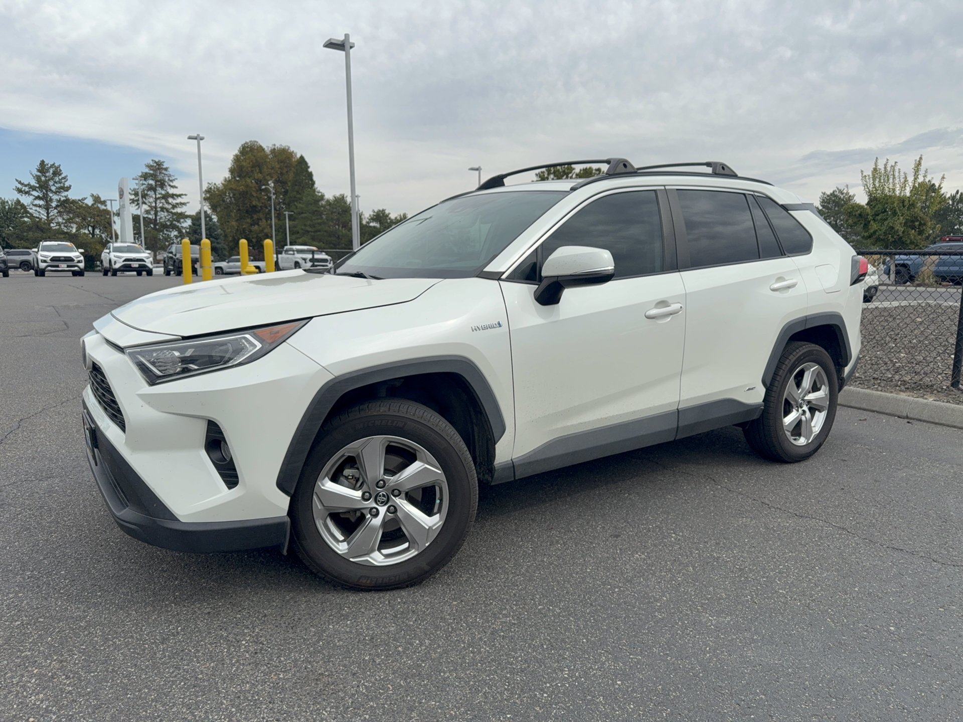 Certified 2021 Toyota RAV4 XLE Premium AWD/4WD image 35