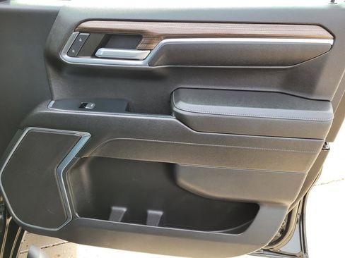 Used 2023 Chevrolet Silverado 1500 RST w/ Redline Edition image 8