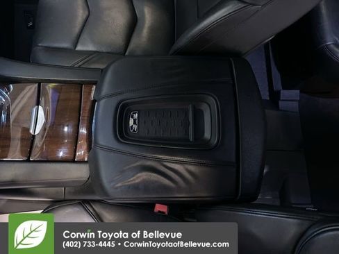 Used 2016 Cadillac Escalade Luxury image 18