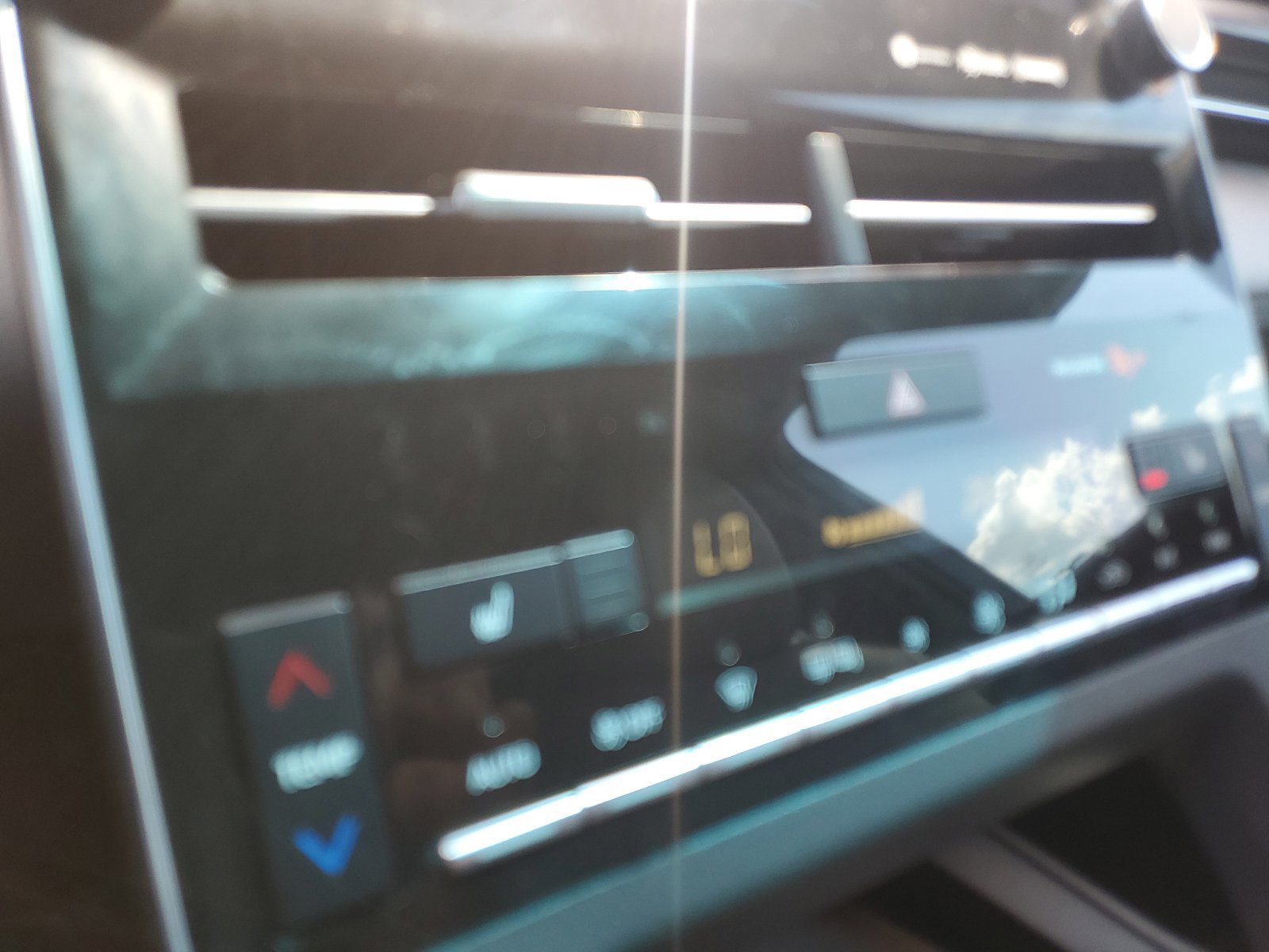 Used 2021 Toyota Avalon XLE FWD image 25
