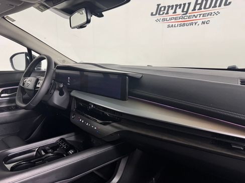 Used 2025 Nissan Murano SL AWD/4WD image 37