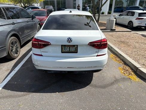 Used 2018 Volkswagen Passat 2.0T R-Line image 2