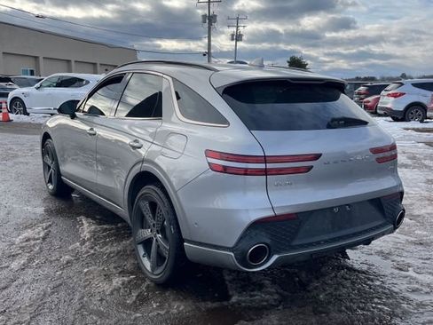 Used 2023 Genesis GV70 2.5T w/ Sport Prestige Package image 2
