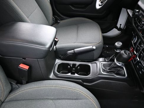 Used 2024 Jeep Gladiator Sport image 47