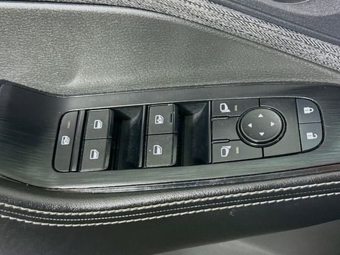 Used 2023 Nissan Rogue SV image 24