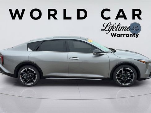 New 2025 Kia K4 GT-Line image 2