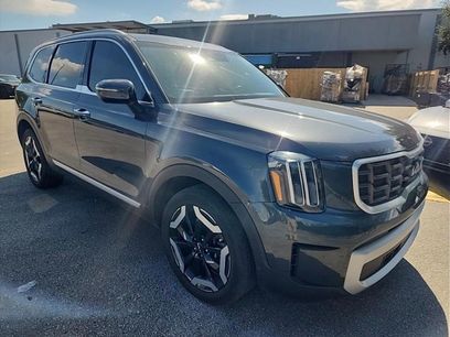 Used 2023 Kia Telluride S w/ S Sunroof Package