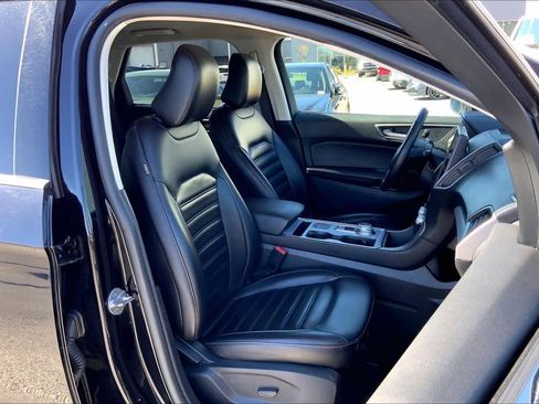Used 2022 Ford Edge SEL image 9