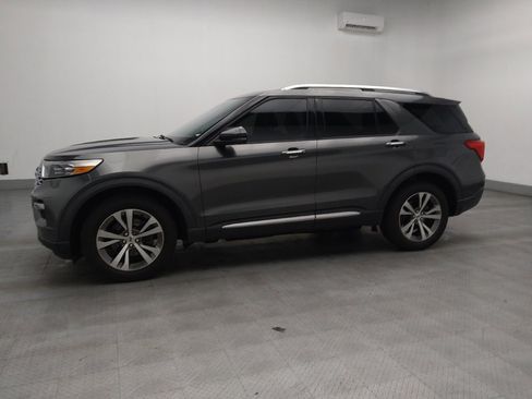 Used 2020 Ford Explorer Platinum image 2