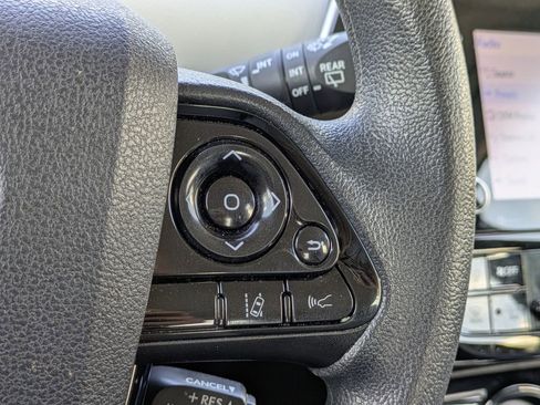 Used 2022 Toyota Prius LE FWD image 24