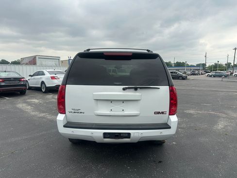 Used 2007 GMC Yukon SLT w/ SLT Preferred Equipment Group image 6