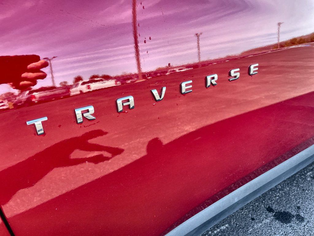 Used 2023 Chevrolet Traverse LT w/ LT Premium Package AWD/4WD image 32