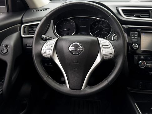 Used 2016 Nissan Rogue SV image 10