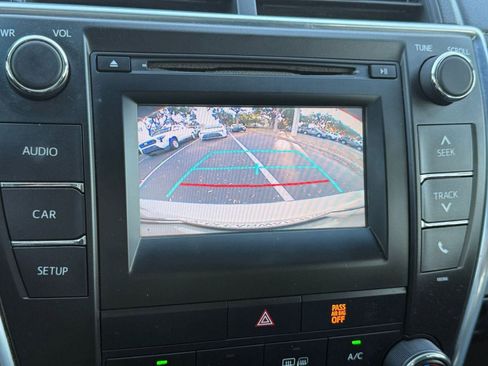 Used 2015 Toyota Camry LE image 25