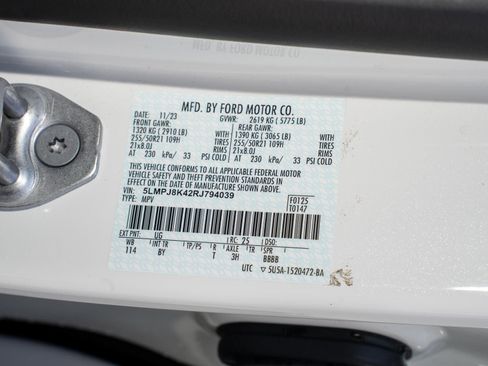 Used 2024 Lincoln Nautilus Reserve image 35