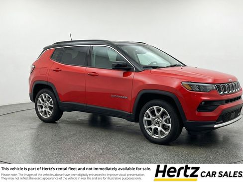 Used 2025 Jeep Compass Limited image 1