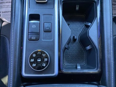 Used 2022 Nissan Pathfinder SL image 28