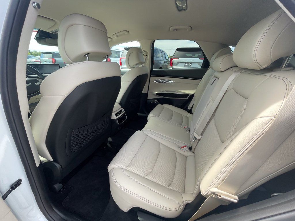 Used 2025 Genesis GV70 2.5T AWD/4WD image 22