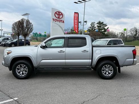 Certified 2019 Toyota Tacoma SR5 image 8