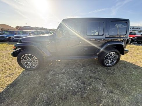 Used 2024 Jeep Wrangler High Altitude image 4