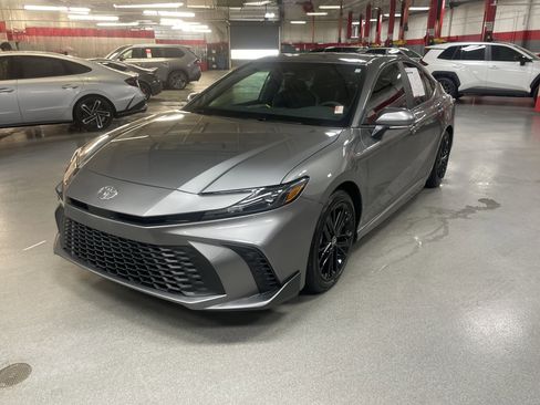 Certified 2026 Toyota Camry SE w/ Convenience Package FWD image 5