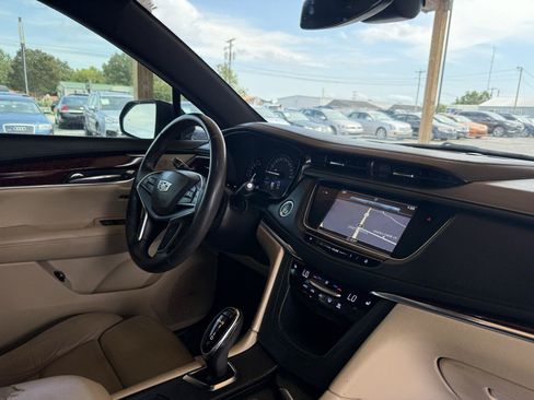 Used 2017 Cadillac XT5 Luxury w/ Driver Awareness Package FWD image 58