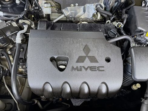 Used 2020 Mitsubishi Outlander ES image 38