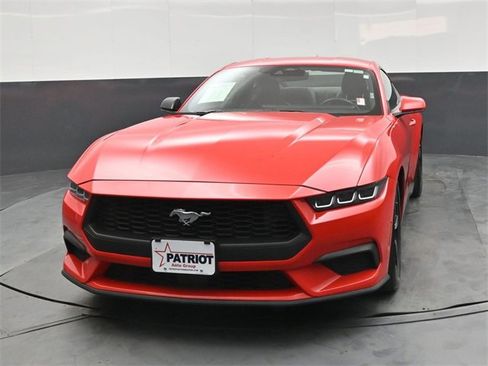 Used 2024 Ford Mustang Premium image 8