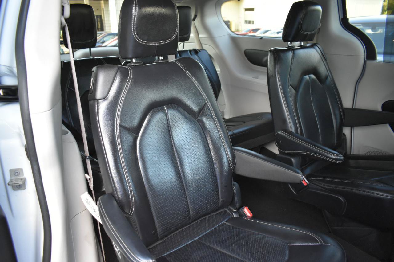 Used 2022 Chrysler Pacifica Touring-L FWD image 29