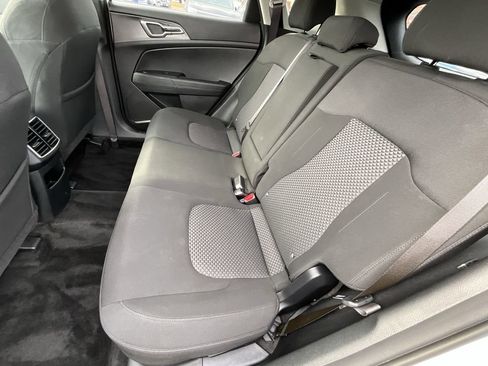 Used 2023 Kia Sportage LX image 24