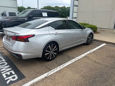 Used 2019 Nissan Altima 2.5 SR w/ SR Premium Package FWD image 8