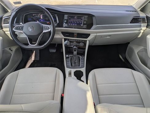 Used 2023 Volkswagen Jetta SE image 14