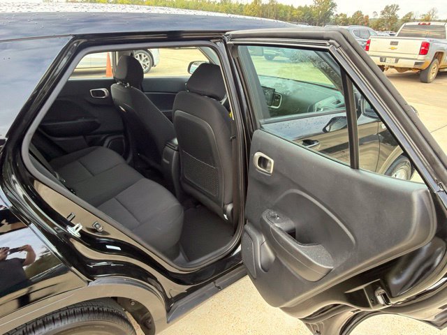 Used 2026 Hyundai Venue SE FWD image 17