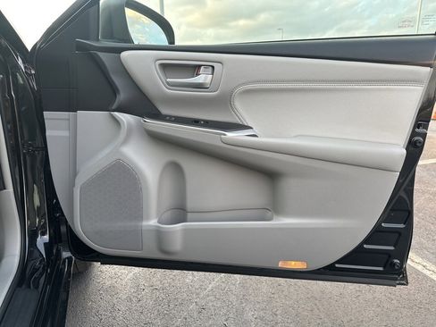 Certified 2017 Toyota Camry XLE image 10