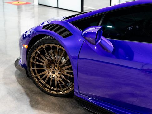 Used 2021 Lamborghini Huracan EVO RWD image 32
