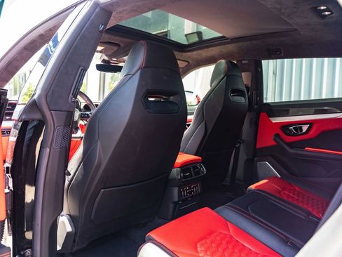 Used 2020 Lamborghini Urus AWD/4WD image 40
