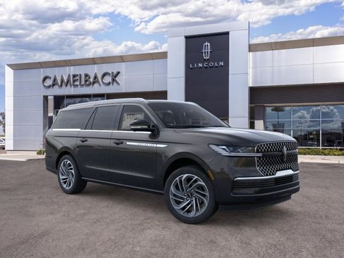 New 2026 Lincoln Navigator L Reserve AWD/4WD image 32