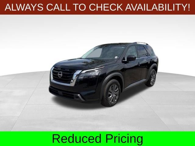 Used 2024 Nissan Pathfinder SV AWD/4WD image 3