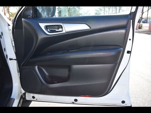 Used 2018 Nissan Pathfinder SL w/ Midnight Edition Package image 37